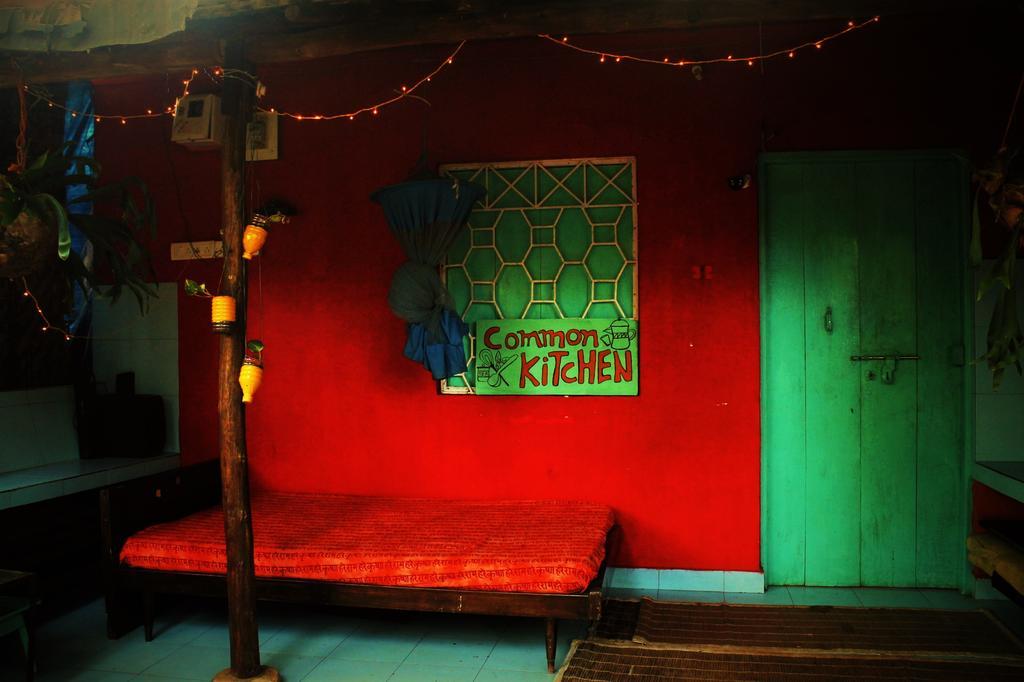 Bricks And Bamboo Hostel Anjuna Exterior photo