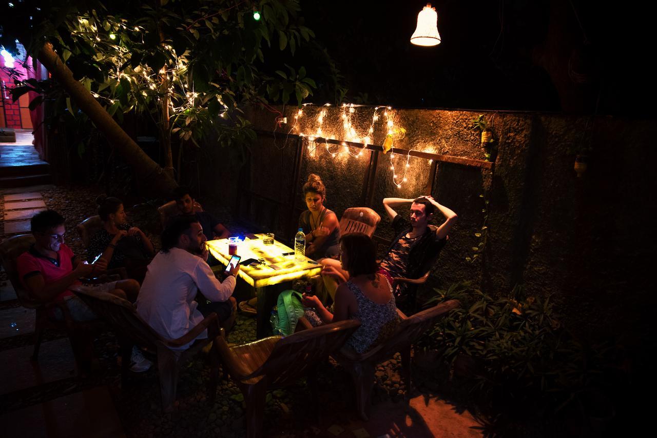 Bricks And Bamboo Hostel Anjuna Exterior photo